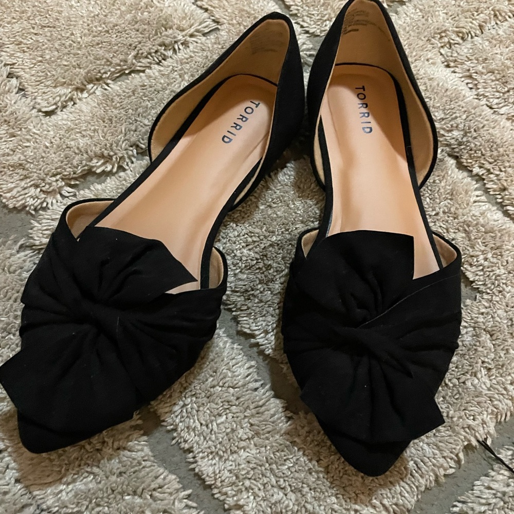 Super cute suede flats